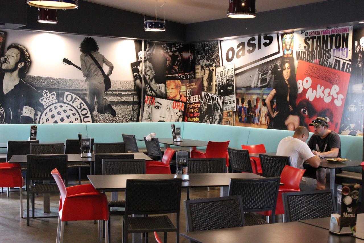 The Jack Backpackers Hostel Cairns Exterior photo